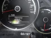 ✅ 2013 Volkswagen Beetle 2.5L • VIN: 3VW5X7AT5DM805978 • Lot: 42429397. Wystawiony na IAAI z przebiegiem 62 408 mil. Bezpłatny archiwum sprzedaży aukcyjnych z USA i szczegółowy raport historii pojazdu na DreamBid. Zdjęcie 14.