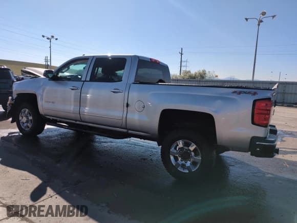 ✅ 2015 Chevrolet Silverado 2500HD LT • VIN: 1GC1KVEG0FF565050 • Lot: 53177405. Wystawiony na Copart z przebiegiem 212 686 mil. Bezpłatny archiwum sprzedaży aukcyjnych z USA i szczegółowy raport historii pojazdu na DreamBid. Zdjęcie 2.