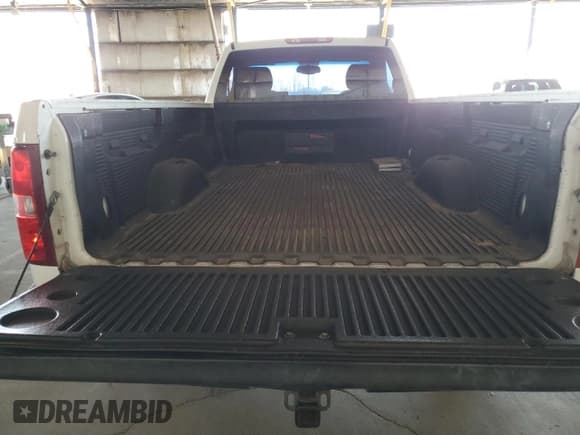 ✅ 2008 Chevrolet Silverado 1500 Work Truck • VIN: 1GCEC14068Z102665 • Lot: 58438255. Wystawiony na Copart z przebiegiem 283 418 mil. Bezpłatny archiwum sprzedaży aukcyjnych z USA i szczegółowy raport historii pojazdu na DreamBid. Zdjęcie 10.