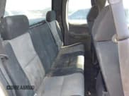 ✅ 2007 Chevrolet Silverado 2500HD Work Truck • VIN: 1GCHC29KX7E571521 • Lot: 42692432. Wystawiony na IAAI z przebiegiem 309 814 mil. Bezpłatny archiwum sprzedaży aukcyjnych z USA i szczegółowy raport historii pojazdu na DreamBid. Zdjęcie 8.