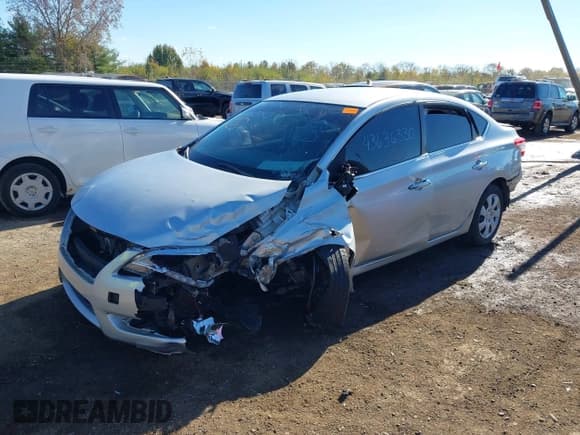 ✅ 2015 Nissan Sentra S • VIN: 3N1AB7AP6FY227083 • Lot: 43636330. Wystawiony na IAAI z przebiegiem Nie podano. Bezpłatny archiwum sprzedaży aukcyjnych z USA i szczegółowy raport historii pojazdu na DreamBid. Zdjęcie 2.