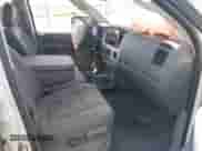 2006 Dodge 3500 SLT z VIN 3D7LX38C36G292102, wystawiony jako IAAI lot #42417064 z przebiegiem 197 069 mil mil oraz . Historia ofert i sprzedaży dostępna na DreamBid. Obrazek 5.