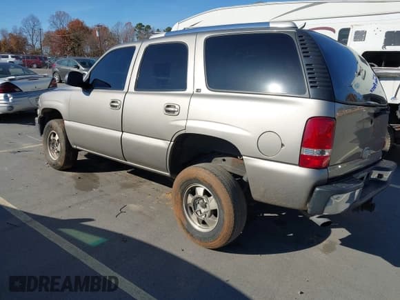 ✅ 2002 Chevrolet Tahoe LS • VIN: 1GNEC13Z42R243992 • Lot: 43706507. Listed on IAAI with 245,208 mi. Free auction sales archive from the USA and detailed vehicle history report at DreamBid. Image 3.