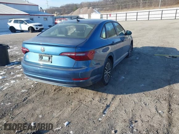 ✅ 2021 Volkswagen Jetta S • VIN: 3VWC57BU0MM054745 • Лот: 39772920. Опубликован ранее на IAAI с пробегом 31 453 миль. Бесплатный доступ к архиву аукционных продаж из США и подробный отчёт об истории автомобиля на DreamBid. Изображение 4.