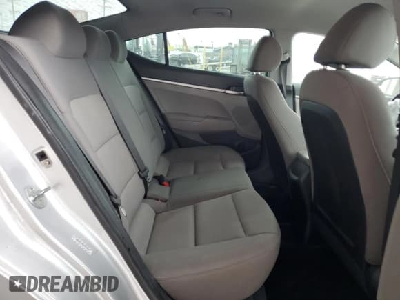 ✅ 2019 Hyundai Elantra SE • VIN: KMHD74LF0KU757010 • Lot: 81782175. Wystawiony na Copart z przebiegiem 77 147 mil. Bezpłatny archiwum sprzedaży aukcyjnych z USA i szczegółowy raport historii pojazdu na DreamBid. Zdjęcie 10.