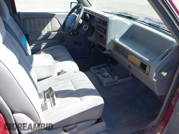 1994 Dodge Dakota with VIN 1B7GG23Y4RS589157, listed as a IAAI auction lot 41869916 with 122,140 mi miles and . Bid and sale history available at DreamBid. Image 5.