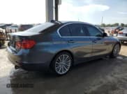 ✅ 2013 BMW 3 Series ActiveHybrid 3 • VIN: WBA3F9C58DF483924 • Лот: 64082245. Опубликован ранее на Copart с пробегом 186 641 миль. Бесплатный доступ к архиву аукционных продаж из США и подробный отчёт об истории автомобиля на DreamBid. Изображение 3.