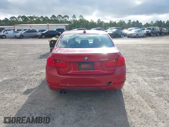✅ 2014 BMW 3 Series 328i • VIN: WBA3A5C5XEJ584954 • Lot: 43177290. Listed on IAAI with 60,639 mi. Free auction sales archive from the USA and detailed vehicle history report at DreamBid. Image 16.