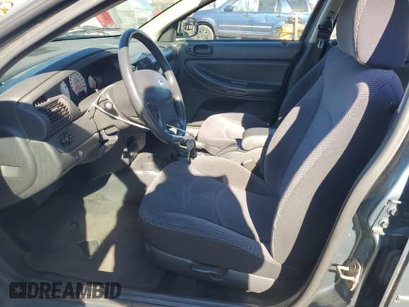 ✅ 2006 Dodge Stratus SXT • VIN: 1B3EL46X06N224777 • Lot: 90238815. Wystawiony na Copart z przebiegiem 151 427 mil. Bezpłatny archiwum sprzedaży aukcyjnych z USA i szczegółowy raport historii pojazdu na DreamBid. Zdjęcie 7.