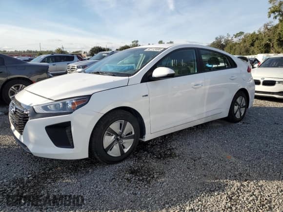 ✅ 2017 Hyundai Ioniq Blue • VIN: KMHC65LC7HU039313 • Lot: 92112495. Listed on Copart with 18,557 mi. Free auction sales archive from the USA and detailed vehicle history report at DreamBid. Image 1.