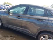 ✅ 2020 Hyundai Kona SE • VIN: KM8K12AA2LU474596 • Лот: 43411037. Опубликован ранее на IAAI с пробегом 98 306 миль. Бесплатный доступ к архиву аукционных продаж из США и подробный отчёт об истории автомобиля на DreamBid. Изображение 14.