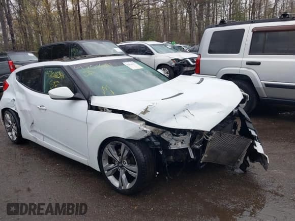 ✅ 2012 Hyundai Veloster w/Gray Int • VIN: KMHTC6AD3CU060811 • Lot: 42016391. Wystawiony na IAAI z przebiegiem 179 309 mil. Bezpłatny archiwum sprzedaży aukcyjnych z USA i szczegółowy raport historii pojazdu na DreamBid. Zdjęcie 6.