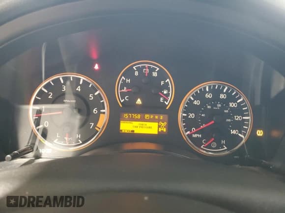 ✅ 2015 Nissan Armada Platinum • VIN: 5N1AA0NE5FN610635 • Лот: 86658775. Опубликован ранее на Copart с пробегом 157 758 миль. Бесплатный доступ к архиву аукционных продаж из США и подробный отчёт об истории автомобиля на DreamBid. Изображение 9.