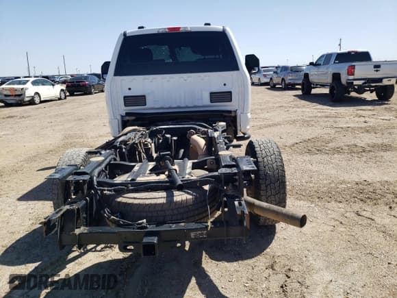 ✅ 2022 Ford F-350 XL • VIN: 1FTRF3BNXNEE17782 • Lot: 52419065. Wystawiony na Copart z przebiegiem 100 711 mil. Bezpłatny archiwum sprzedaży aukcyjnych z USA i szczegółowy raport historii pojazdu na DreamBid. Zdjęcie 6.