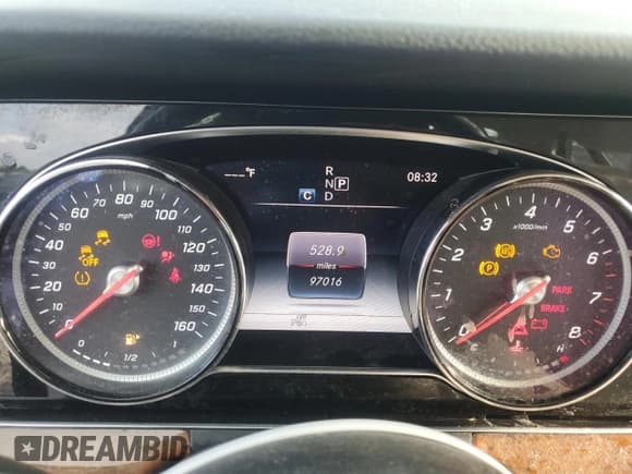 ✅ 2019 Mercedes-Benz E 300 • VIN: WDDZF4KB4KA547738 • Lot: 81559755. Listed on Copart with 97,016 mi. Free auction sales archive from the USA and detailed vehicle history report at DreamBid. Image 9.