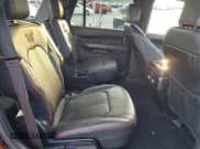 ✅ 2020 Ford Expedition King Ranch • VIN: 1FMJU1PT4LEA13982 • Lot: 64019945. Wystawiony na Copart z przebiegiem 100 079 mil. Bezpłatny archiwum sprzedaży aukcyjnych z USA i szczegółowy raport historii pojazdu na DreamBid. Zdjęcie 11.