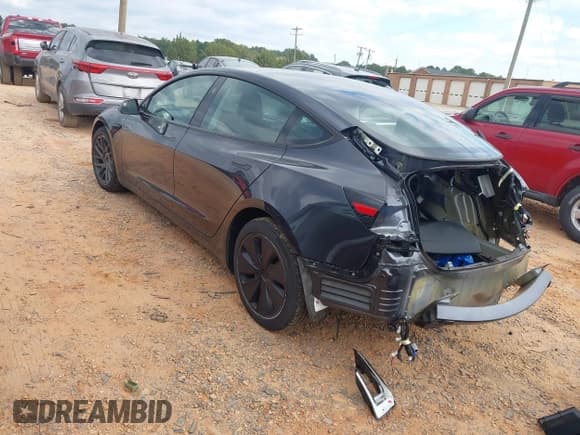 ✅ 2024 Tesla Model 3 Long Range • VIN: 5YJ3E1EBXRF808725 • Lot: 43236356. Wystawiony na IAAI z przebiegiem 25 255 mil. Bezpłatny archiwum sprzedaży aukcyjnych z USA i szczegółowy raport historii pojazdu na DreamBid. Zdjęcie 3.