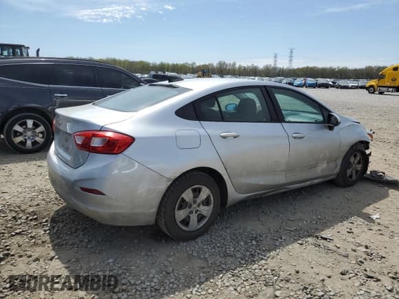 ✅ 2017 Chevrolet Cruze LS • VIN: 1G1BC5SM5H7165583 • Lot: 46717483. Listed on Copart with 152,247 mi. Free auction sales archive from the USA and detailed vehicle history report at DreamBid. Image 3.