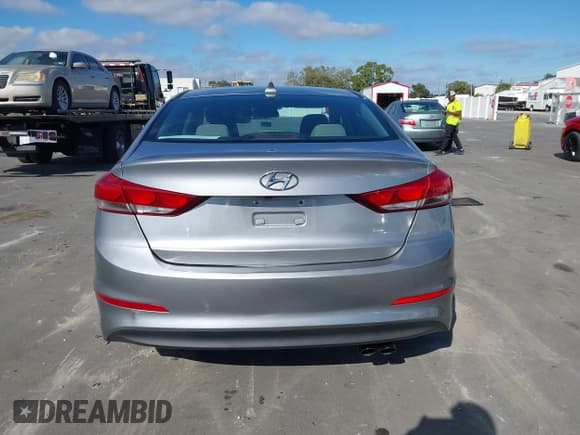 ✅ 2017 Hyundai Elantra Value Edition • VIN: 5NPD84LF0HH128089 • Lot: 43891676. Listed on IAAI with 217,671 mi. Free auction sales archive from the USA and detailed vehicle history report at DreamBid. Image 16.