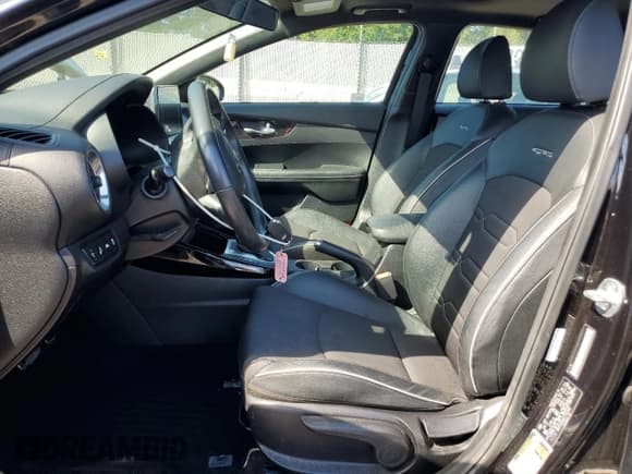 ✅ 2020 Kia Forte GT-Line • VIN: 3KPF34AD9LE162294 • Lot: 81191675. Wystawiony na Copart z przebiegiem 51 221 mil. Bezpłatny archiwum sprzedaży aukcyjnych z USA i szczegółowy raport historii pojazdu na DreamBid. Zdjęcie 7.