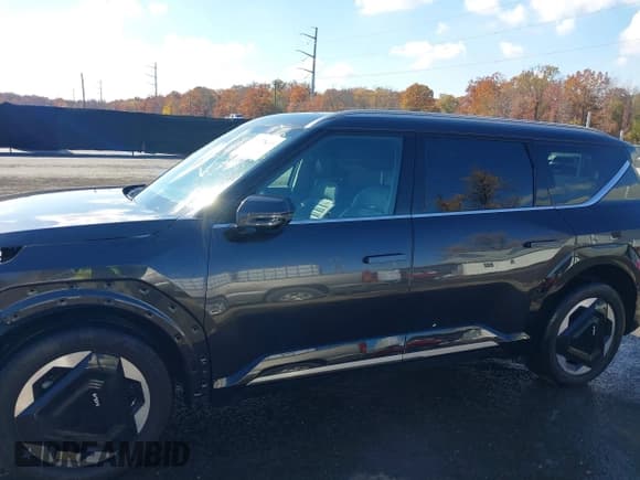 ✅ 2024 Kia EV9 Land • VIN: KNDADFS58R6039868 • Lot: 43524619. Wystawiony na IAAI z przebiegiem 6 696 mil. Bezpłatny archiwum sprzedaży aukcyjnych z USA i szczegółowy raport historii pojazdu na DreamBid. Zdjęcie 14.