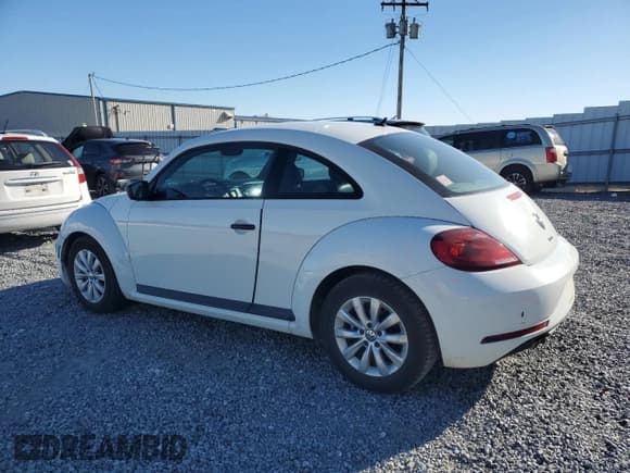✅ 2017 Volkswagen Beetle Fleet • VIN: 3VWF17AT6HM613447 • Lot: 91915315. Wystawiony na Copart z przebiegiem 118 899 mil. Bezpłatny archiwum sprzedaży aukcyjnych z USA i szczegółowy raport historii pojazdu na DreamBid. Zdjęcie 2.