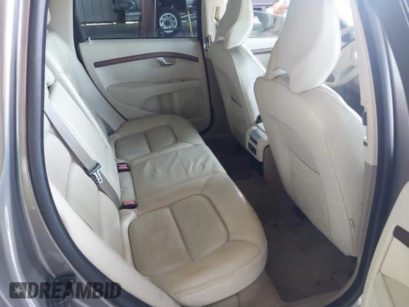✅ 2011 Volvo XC70 3.2L • VIN: YV4952BL3B1114645 • Lot: 42925809. Listed on IAAI with 240,104 mi. Free auction sales archive from the USA and detailed vehicle history report at DreamBid. Image 8.