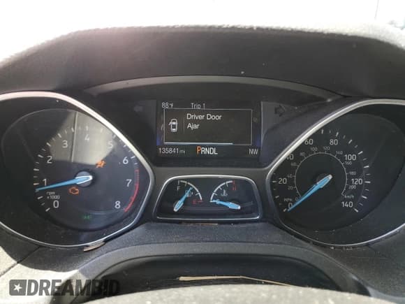 ✅ 2017 Ford Focus SE • VIN: 1FADP3F25HL221066 • Лот: 57408525. Опубликован ранее на Copart с пробегом 135 841 миль. Бесплатный доступ к архиву аукционных продаж из США и подробный отчёт об истории автомобиля на DreamBid. Изображение 9.