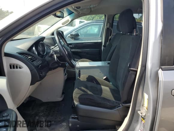 ✅ 2015 Ram Cargo Van Tradesman • VIN: 2C4JRGAGXFR581505 • Lot: 67760524. Wystawiony na Copart z przebiegiem 178 906 mil. Bezpłatny archiwum sprzedaży aukcyjnych z USA i szczegółowy raport historii pojazdu na DreamBid. Zdjęcie 7.