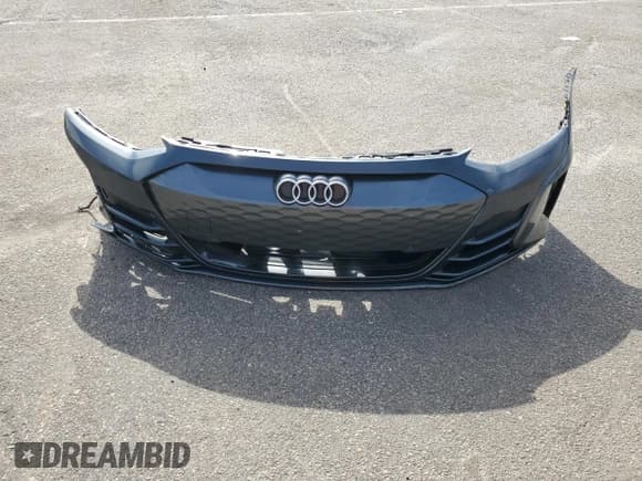 ✅ 2024 Audi e-tron GT Premium Plus • VIN: WAUFJBFWXR7003987 • Лот: 59656755. Опубликован ранее на Copart с пробегом 7 397 миль. Бесплатный доступ к архиву аукционных продаж из США и подробный отчёт об истории автомобиля на DreamBid. Изображение 12.