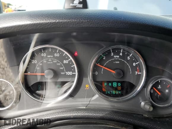 ✅ 2014 Jeep Wrangler Unlimited Rubicon • VIN: 1C4BJWFG8EL296775 • Lot: 85949555. Wystawiony na Copart z przebiegiem 147 634 mil. Bezpłatny archiwum sprzedaży aukcyjnych z USA i szczegółowy raport historii pojazdu na DreamBid. Zdjęcie 9.