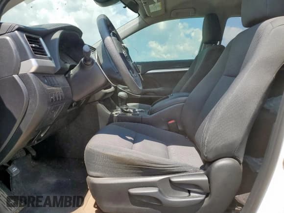 ✅ 2019 Toyota Highlander LE Plus • VIN: 5TDZZRFH0KS301074 • Лот: 80640475. Опубликован ранее на Copart с пробегом 61 334 миль. Бесплатный доступ к архиву аукционных продаж из США и подробный отчёт об истории автомобиля на DreamBid. Изображение 7.