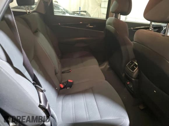 ✅ 2016 Kia Sorento LX • VIN: 5XYPGDA35GG016418 • Lot: 92092155. Listed on Copart with 168,625 mi. Free auction sales archive from the USA and detailed vehicle history report at DreamBid. Image 11.