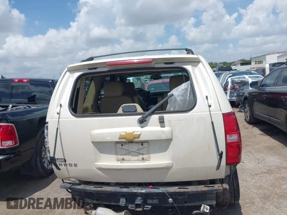 ✅ 2013 Chevrolet Tahoe LTZ • VIN: 1GNSCCE01DR115533 • Lot: 42515922. Listed on IAAI with 175,078 mi. Free auction sales archive from the USA and detailed vehicle history report at DreamBid. Image 16.