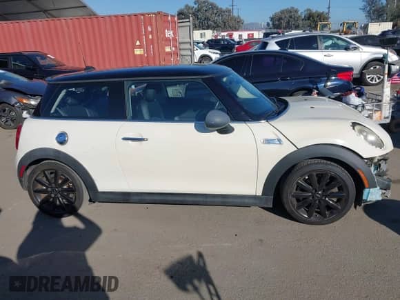 2017 MINI Hardtop Cooper S with VIN WMWXP7C57H3B93462, listed as a IAAI auction lot 43517920 with 56,050 mi miles and . Bid and sale history available at DreamBid. Image 14.