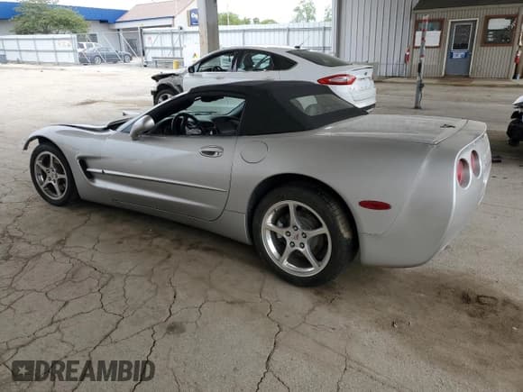 ✅ 2004 Chevrolet Corvette • VIN: 1G1YY32G545128310 • Лот: 58757315. Опубликован ранее на Copart с пробегом 109 333 миль. Бесплатный доступ к архиву аукционных продаж из США и подробный отчёт об истории автомобиля на DreamBid. Изображение 2.
