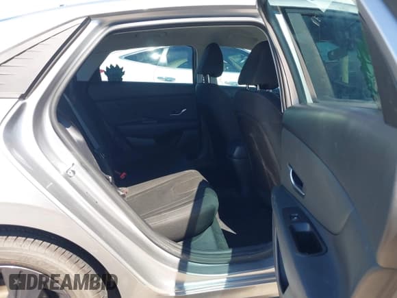 ✅ 2021 Hyundai Elantra SEL • VIN: 5NPLS4AG7MH042328 • Лот: 43292735. Опубликован ранее на IAAI с пробегом 87 030 миль. Бесплатный доступ к архиву аукционных продаж из США и подробный отчёт об истории автомобиля на DreamBid. Изображение 8.