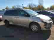 2005 Toyota Sienna LE z VIN 5TDZA23C55S353585, wystawiony jako Copart lot #89558335 z przebiegiem 89 759 mil mil oraz Szkoda całkowita • Salvage title. Historia ofert i sprzedaży dostępna na DreamBid. Obrazek 4.