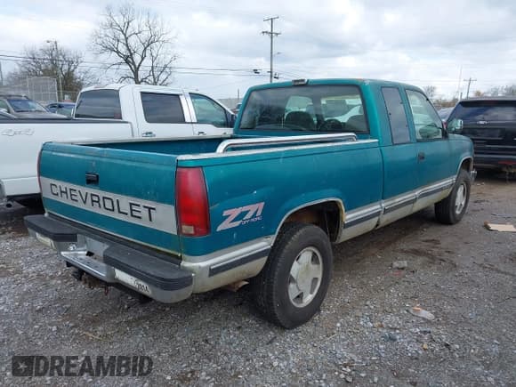 ✅ 1993 Chevrolet Silverado 1500 • VIN: 2GCEK19K4P1167213 • Lot: 43501191. Wystawiony na IAAI z przebiegiem 305 861 mil. Bezpłatny archiwum sprzedaży aukcyjnych z USA i szczegółowy raport historii pojazdu na DreamBid. Zdjęcie 4.