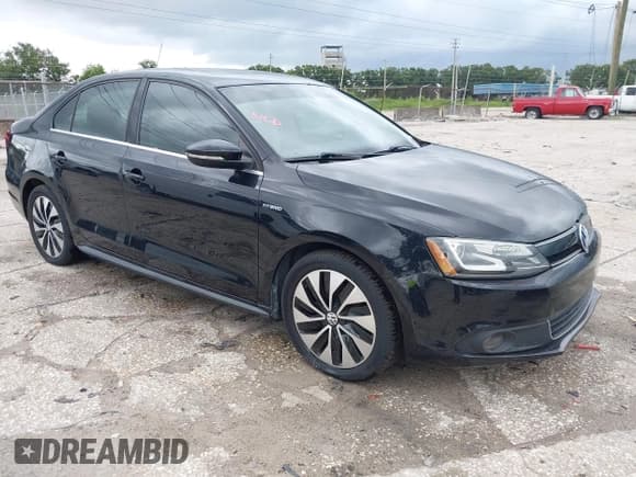 ✅ 2013 Volkswagen Jetta Hybrid SE • VIN: 3VW637AJ0DM281198 • Lot: 42710130. Listed on IAAI with 68,068 mi. Free auction sales archive from the USA and detailed vehicle history report at DreamBid. Image 1.