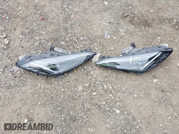 ✅ 2022 Chevrolet Corvette 3LT • VIN: 1G1YC2D47N5104751 • Lot: 42411293. Wystawiony na IAAI z przebiegiem 14 123 mil. Bezpłatny archiwum sprzedaży aukcyjnych z USA i szczegółowy raport historii pojazdu na DreamBid. Zdjęcie 18.