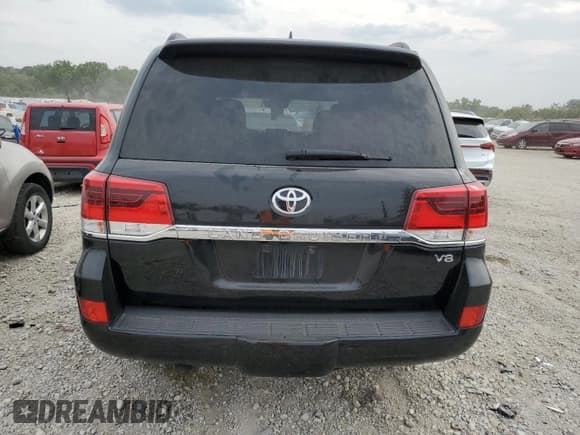 ✅ 2018 Toyota Land Cruiser • VIN: JTMCY7AJ6J4063717 • Лот: 71155184. Опубликован ранее на Copart с пробегом 107 071 миль. Бесплатный доступ к архиву аукционных продаж из США и подробный отчёт об истории автомобиля на DreamBid. Изображение 6.