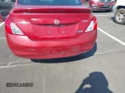 ✅ 2013 Nissan Versa S Plus • VIN: 3N1CN7AP2DL824175 • Lot: 42834344. Wystawiony na IAAI z przebiegiem 211 081 mil. Bezpłatny archiwum sprzedaży aukcyjnych z USA i szczegółowy raport historii pojazdu na DreamBid. Zdjęcie 6.