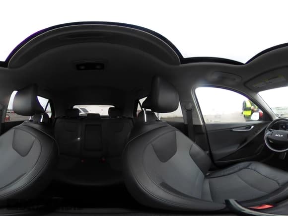 ✅ 2023 Kia Niro EX • VIN: KNDCR3LE8P5040383 • Lot: 41538602. Listed on IAAI with 32,494 mi. Free auction sales archive from the USA and detailed vehicle history report at DreamBid. Image 18.