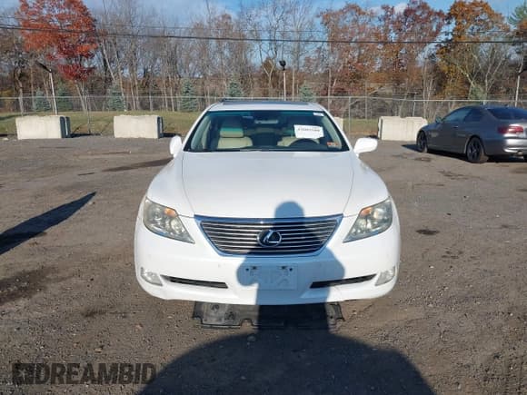 ✅ 2008 Lexus LS 460 • VIN: JTHBL46F185059865 • Lot: 43605580. Wystawiony na IAAI z przebiegiem 97 507 mil. Bezpłatny archiwum sprzedaży aukcyjnych z USA i szczegółowy raport historii pojazdu na DreamBid. Zdjęcie 12.
