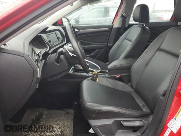 ✅ 2019 Volkswagen Jetta S • VIN: 3VWC57BU6KM081204 • Lot: 82762295. Wystawiony na Copart z przebiegiem 77 324 mil. Bezpłatny archiwum sprzedaży aukcyjnych z USA i szczegółowy raport historii pojazdu na DreamBid. Zdjęcie 7.