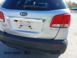 ✅ 2011 Kia Sorento EX • VIN: 5XYKUDA20BG034702 • Lot: 43463890. Wystawiony na IAAI z przebiegiem 246 819 mil. Bezpłatny archiwum sprzedaży aukcyjnych z USA i szczegółowy raport historii pojazdu na DreamBid. Zdjęcie 6.