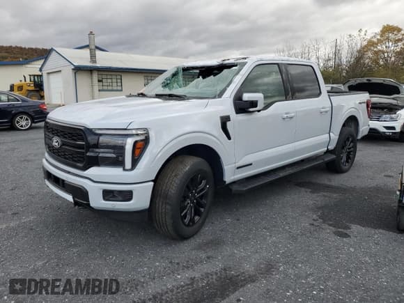 ✅ 2025 Ford F-150 Lariat • VIN: 1FTFW5LD7SFA93510 • Lot: 90701575. Wystawiony na Copart z przebiegiem 40 mil. Bezpłatny archiwum sprzedaży aukcyjnych z USA i szczegółowy raport historii pojazdu na DreamBid. Zdjęcie 1.