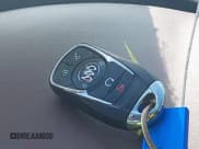 ✅ 2021 Buick Enclave Avenir • VIN: 5GAERDKW7MJ104863 • Lot: 42781072. Wystawiony na IAAI z przebiegiem 61 564 mil. Bezpłatny archiwum sprzedaży aukcyjnych z USA i szczegółowy raport historii pojazdu na DreamBid. Zdjęcie 11.