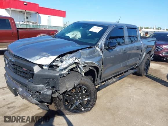 ✅ 2024 Chevrolet Colorado 4WD Trail Boss • VIN: 1GCPTEEK2R1284963 • Лот: 43131987. Опубликован ранее на IAAI с пробегом 4 658 миль. Бесплатный доступ к архиву аукционных продаж из США и подробный отчёт об истории автомобиля на DreamBid. Изображение 18.